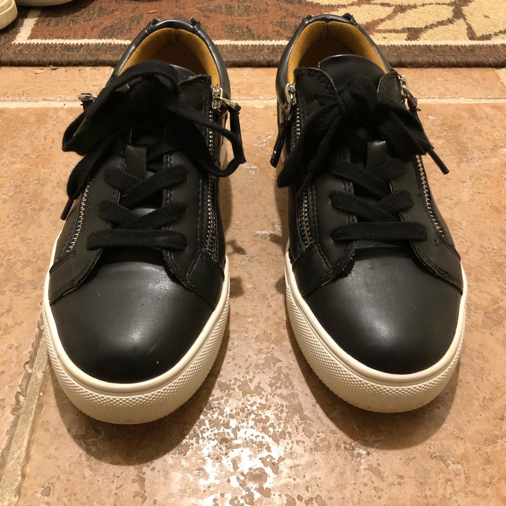 Black leather sneakers!!